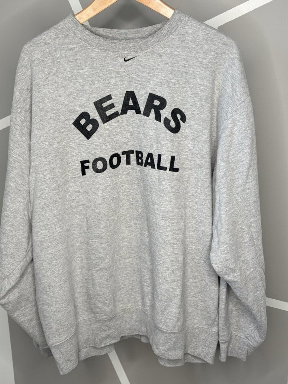 Vintage Nike Bears Football Sweatshirt Chicago NFL Men’s XL Center Swoosh Grey